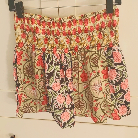 Earthbound High Waisted Shorts - Picture 3 of 3